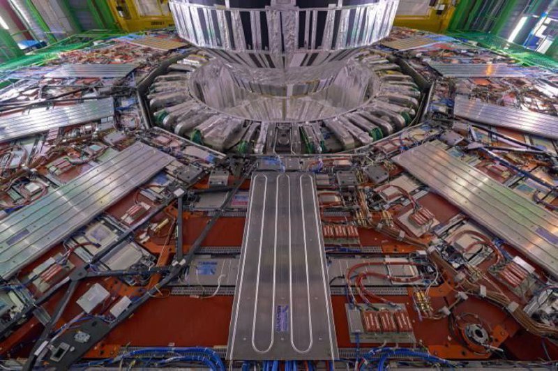 1⃣ z 1⃣3⃣Velký hadronový urychlovač (LHC) je největší stroj, jaký byl kdy vyroben.Je dl...