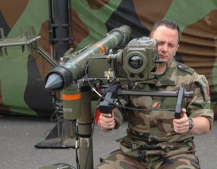 Francouzský ministr obrany Sebastian Lecornu během své návštěvy Jerevanu řekl, že v rámci u...