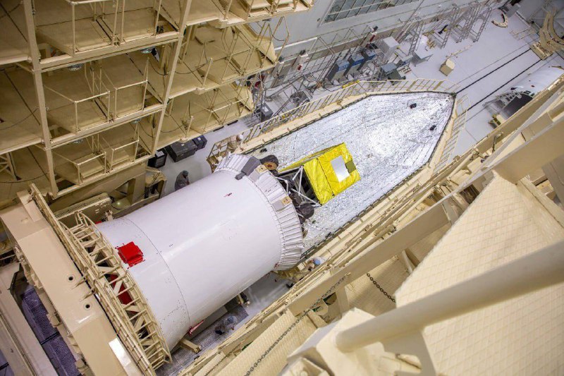 Ve Vostočném byla dokončena montáž vesmírné hlavice pro raketu Angara-A5V MIC kosmické lodi ...